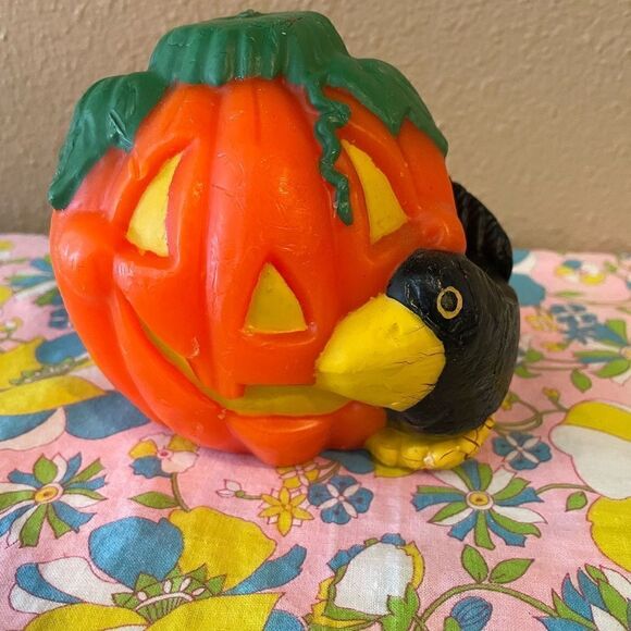 Vintage Halloween Pumpkin and Crow Hallmark Candle - Picture 5 of 15